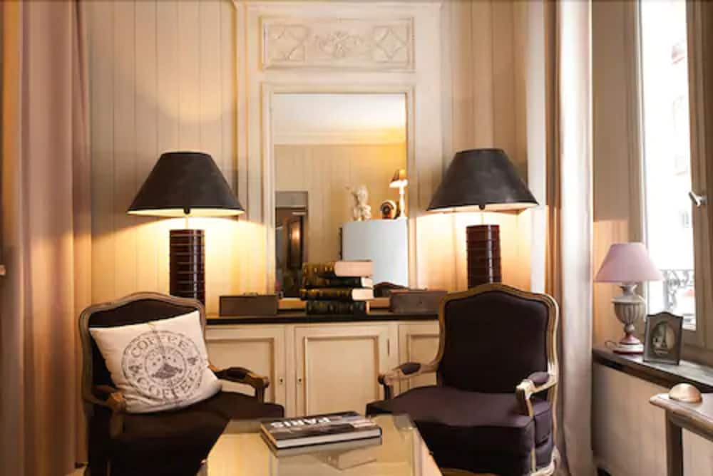 Hotel De L'avre 80/94
