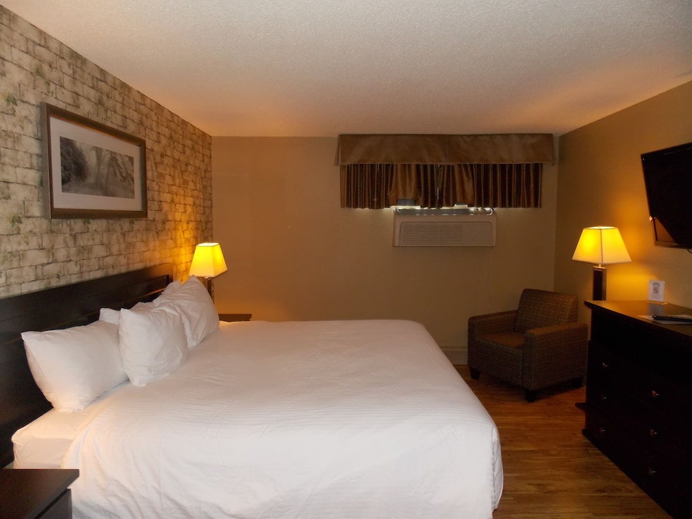 Stonebridge Hotel 14/75