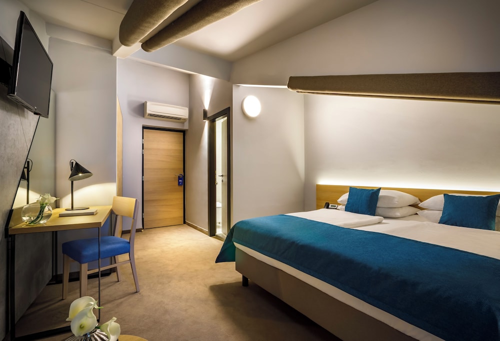 ECONOMY, DOUBLE BED