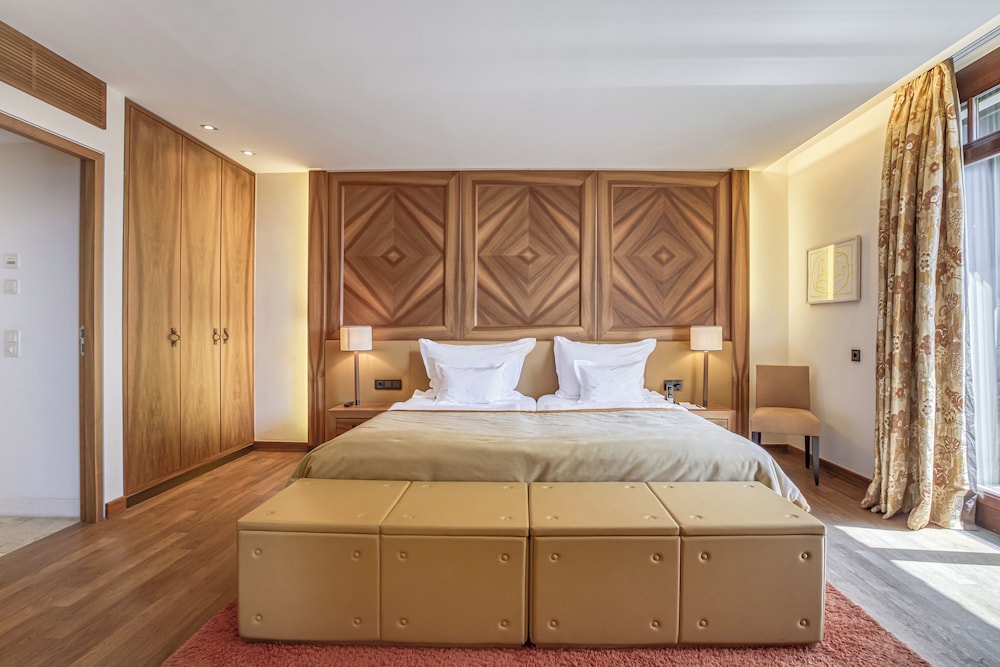 جناح ديلوكس بسرير كوين، WALD AND SCHLOSSHOTEL FRIEDRICHSRUHE 2/3