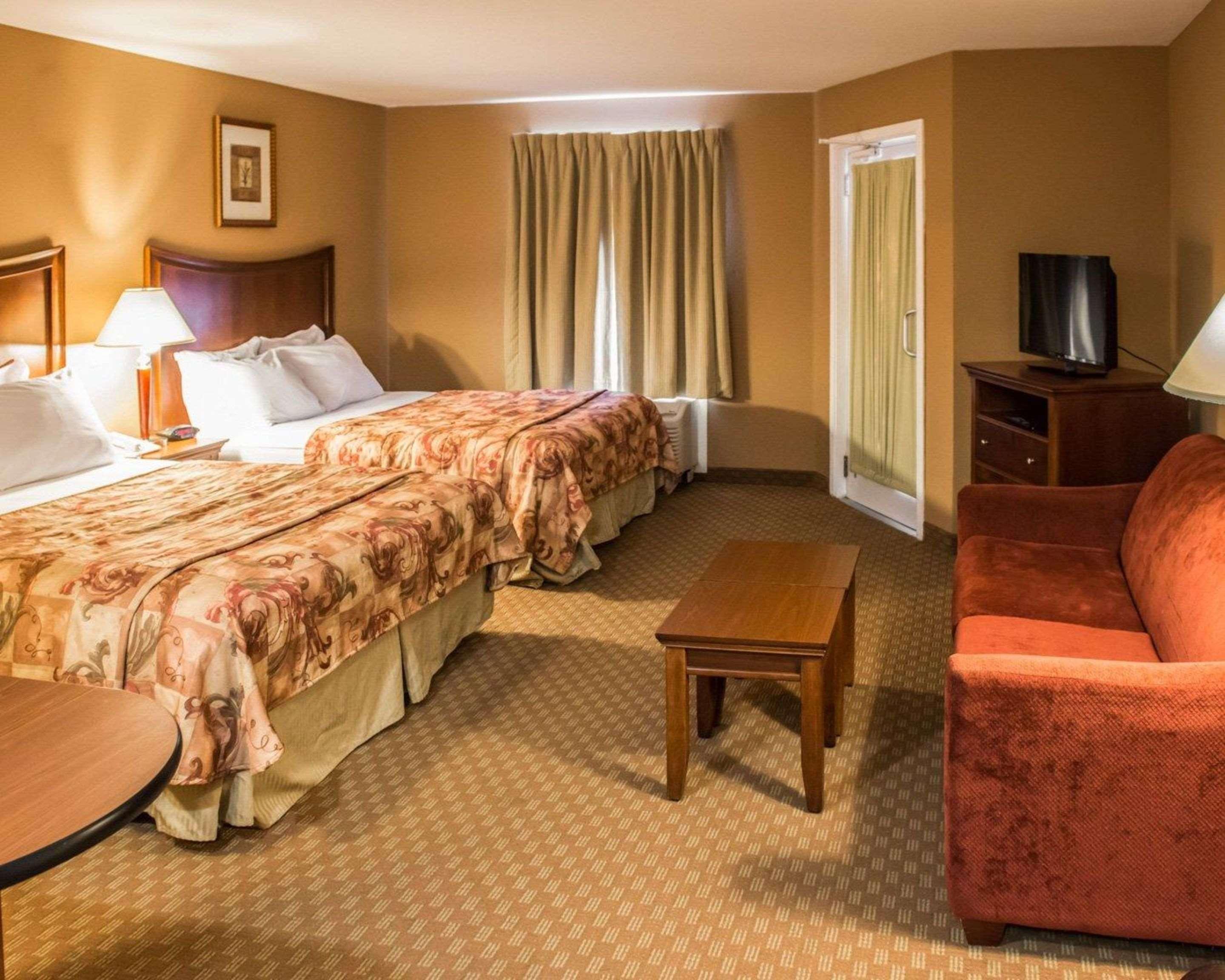 Efficiency, Suite, 2 Queen Beds