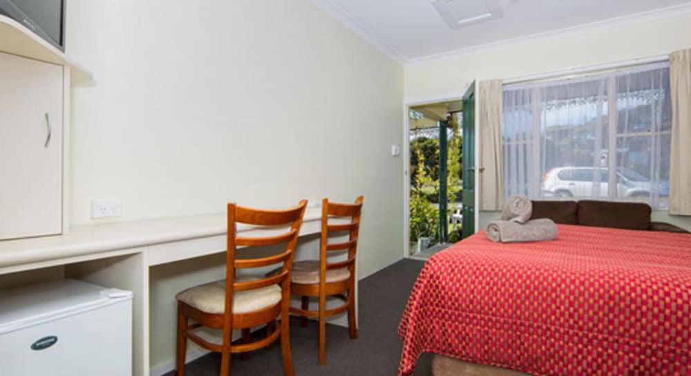 Wintersun Gardens Motel 16/28