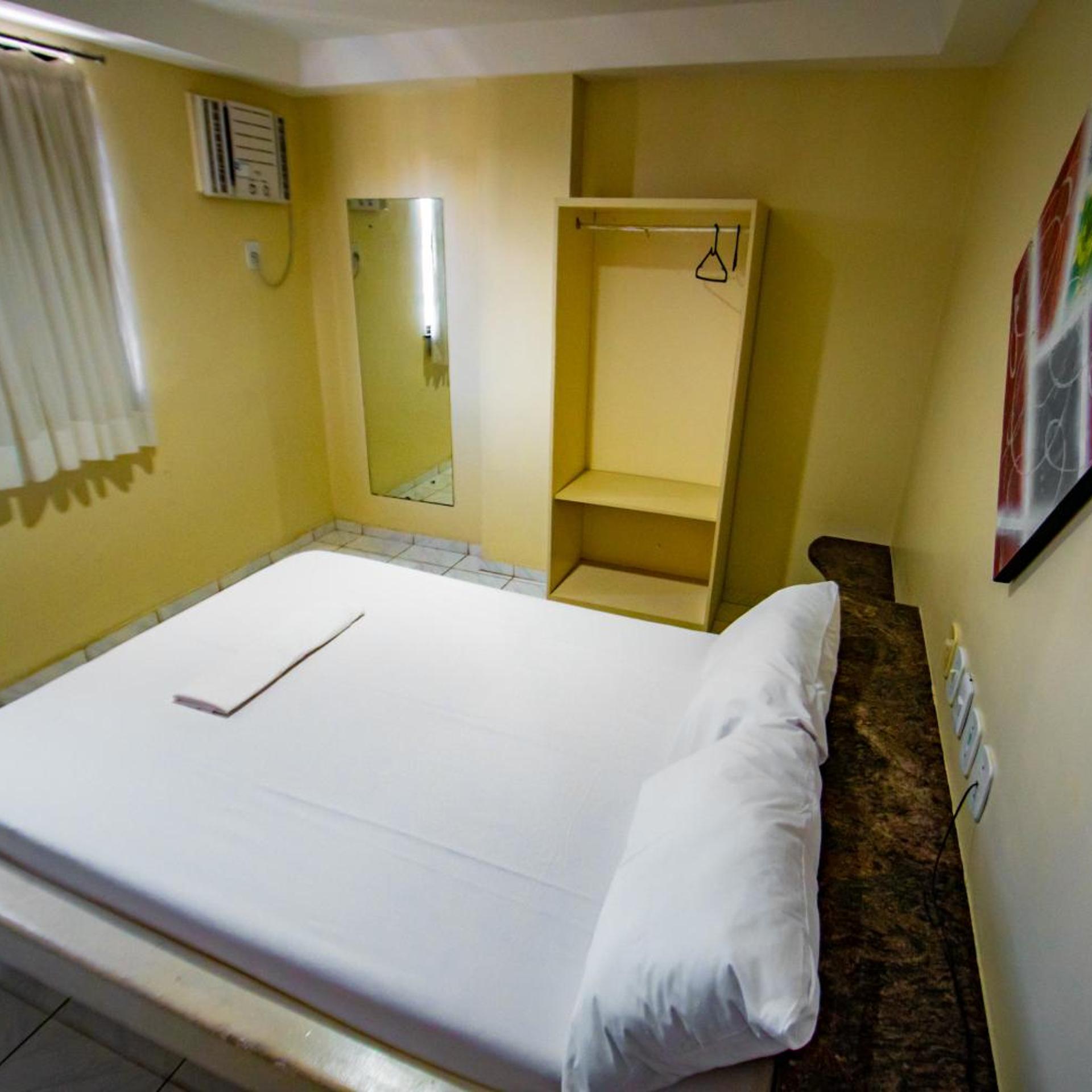 Hotel Piramide Paulo VI 10/50
