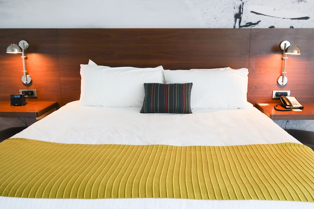 Town and Country Resort 30/80