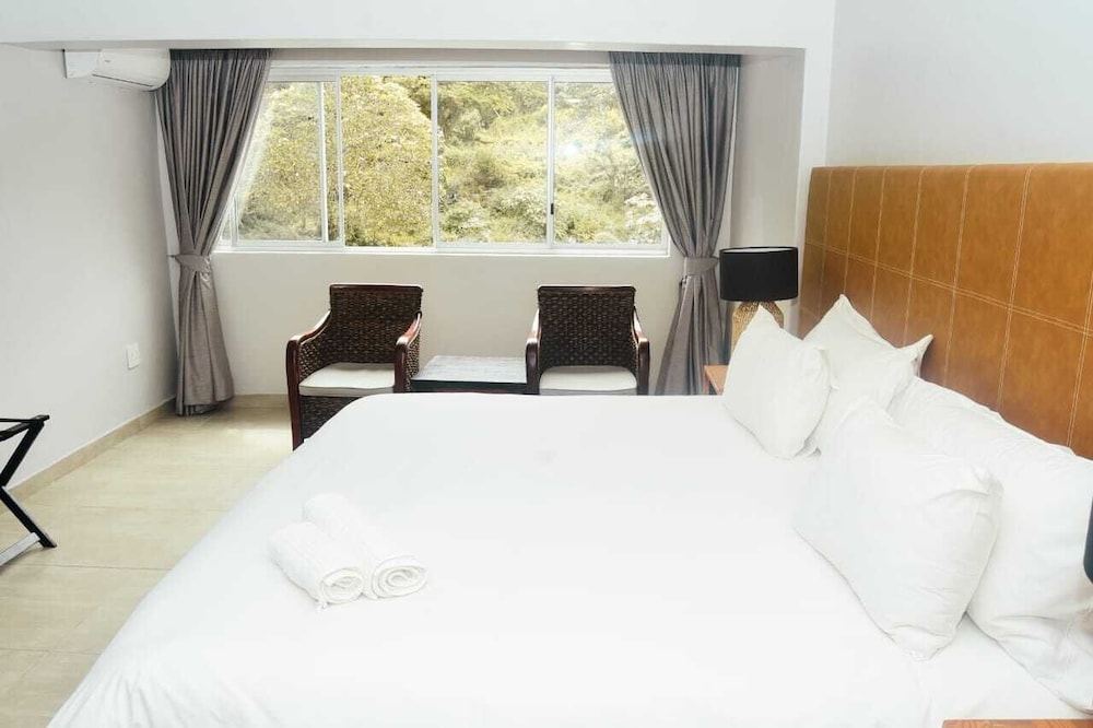 Bon Hotel Margate 12/50
