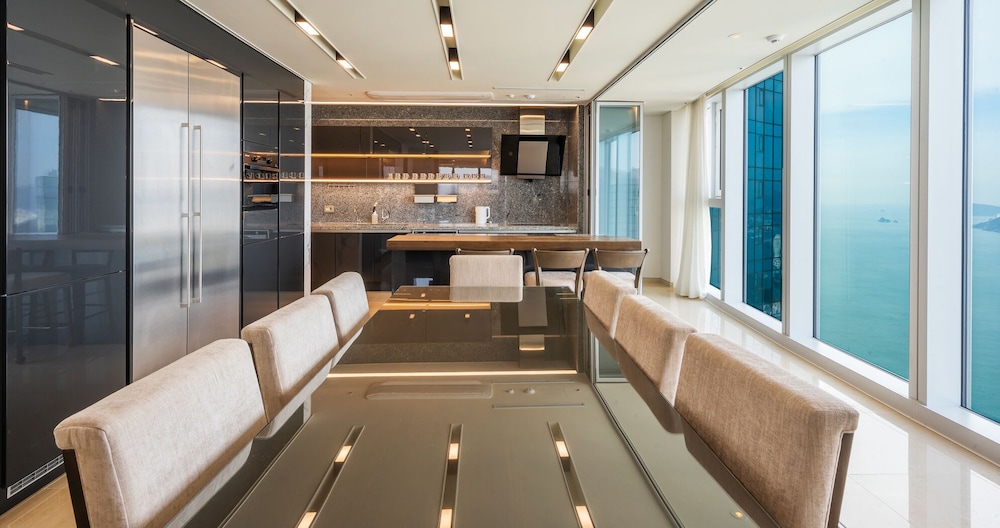 LCT Residence Y Collection 8/50