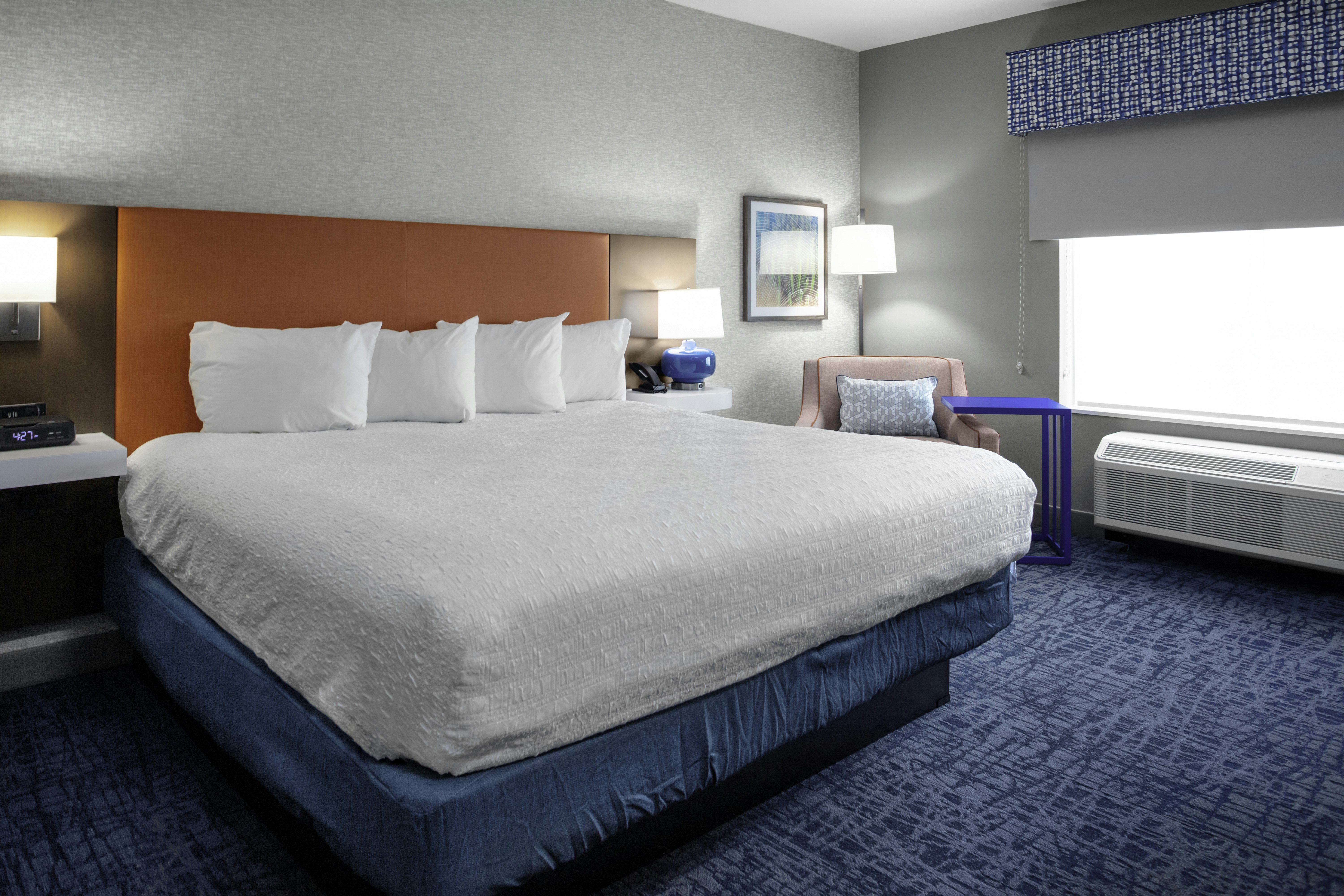 ROOM, KING BED