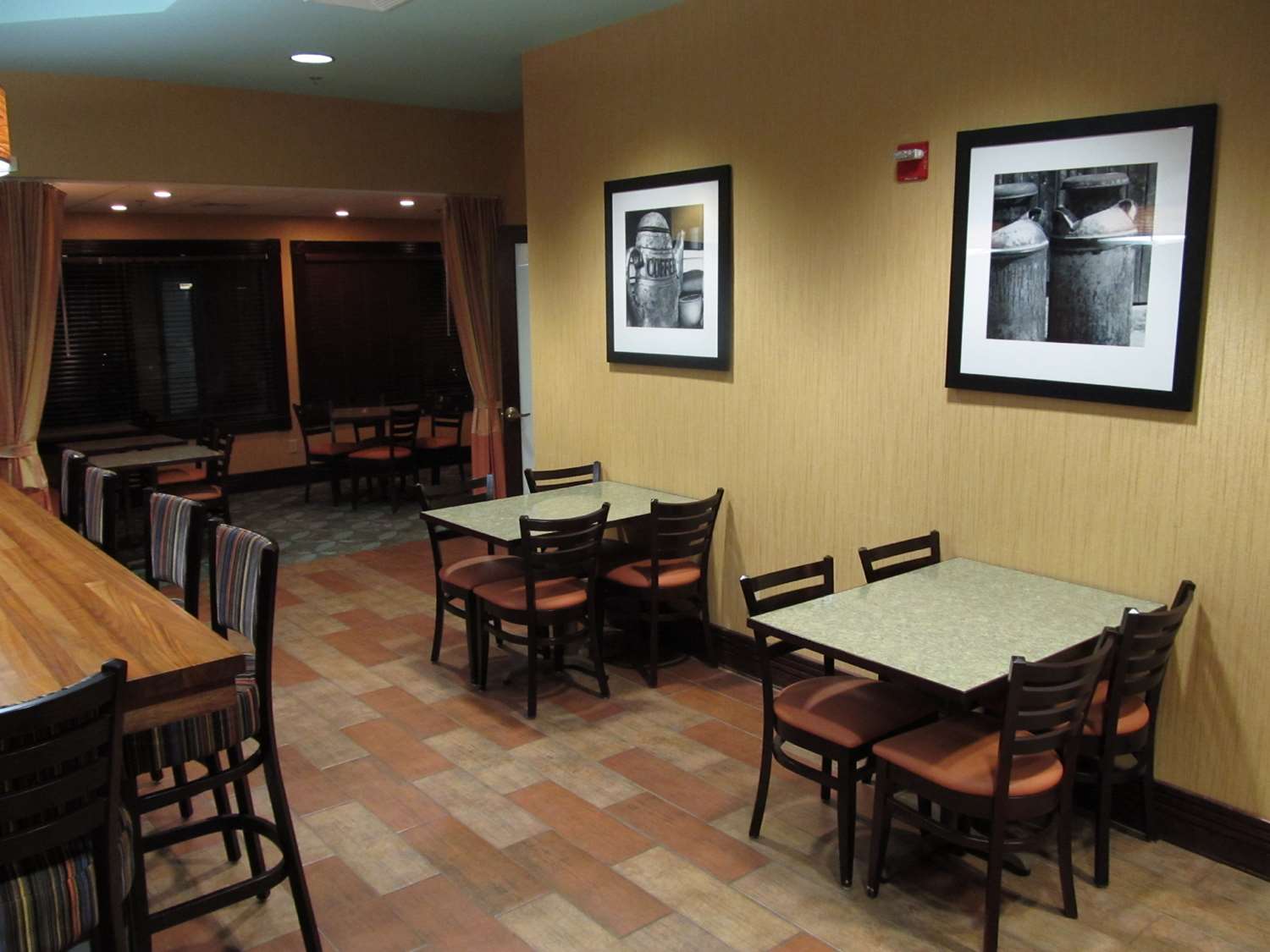 restaurant cafeteria