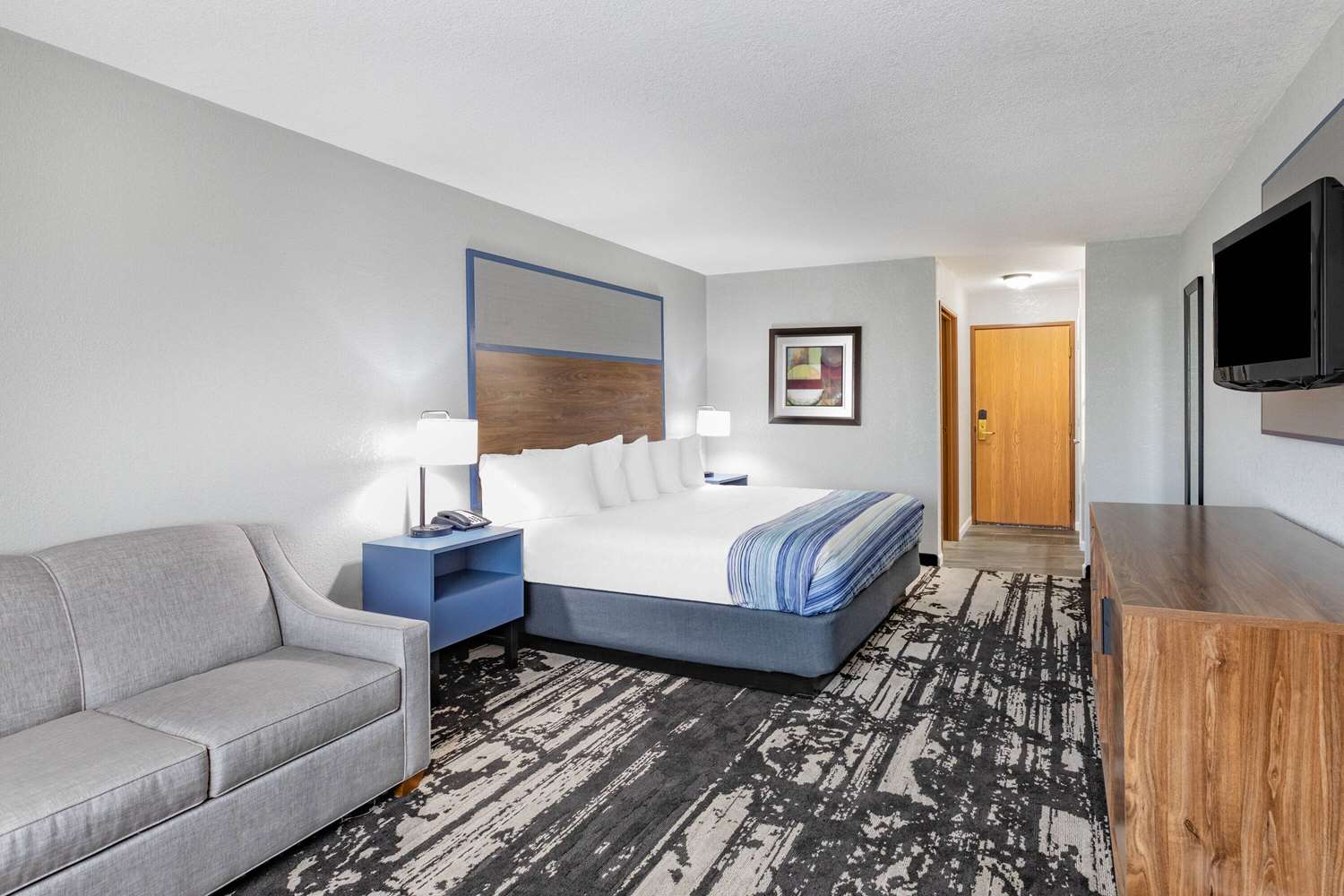 AmericInn by Wyndham Pella 15/43