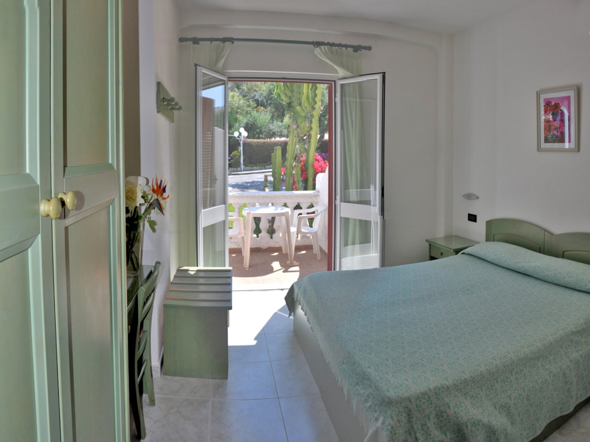 STANDARD, DOUBLE OR TWIN BED