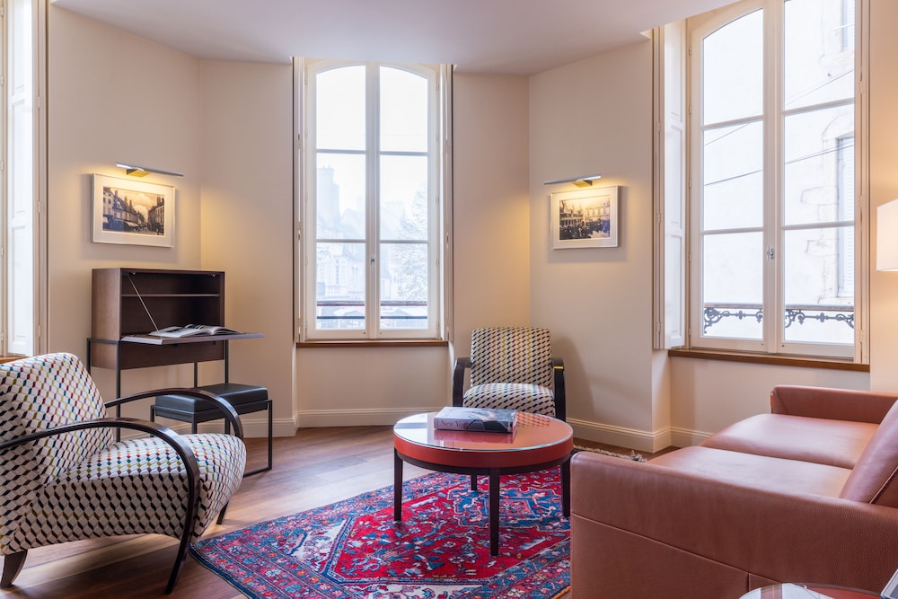 L Hotel de Beaune 50/73