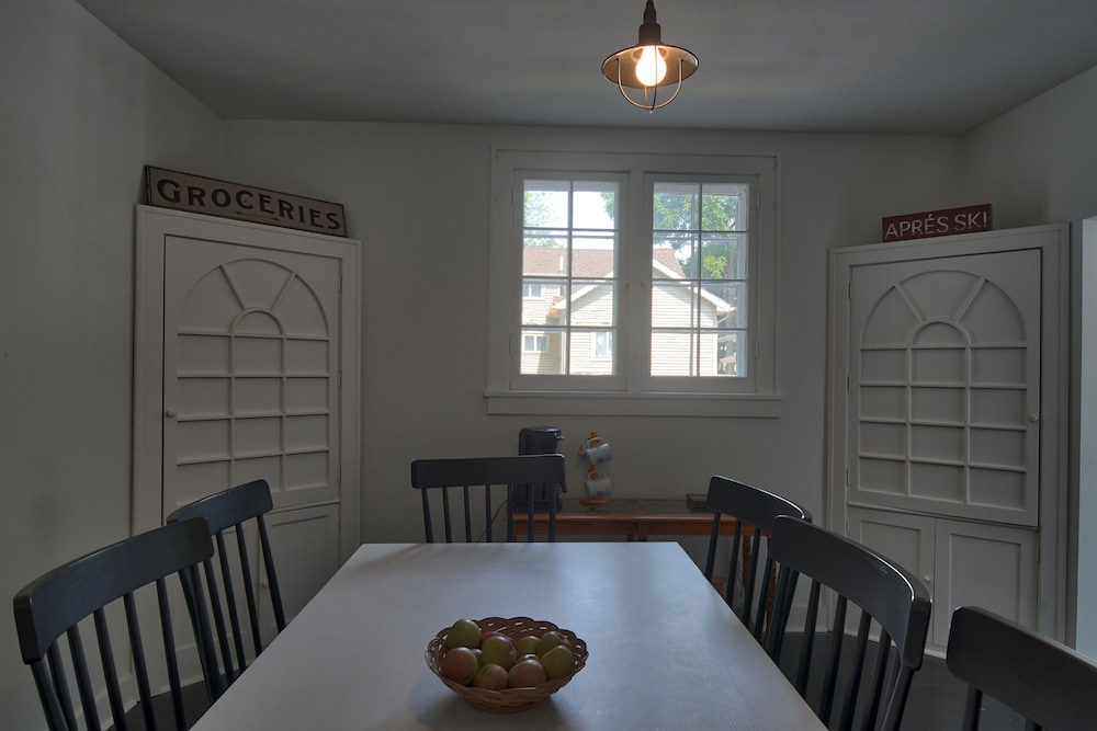 Charlevoix House 33/50