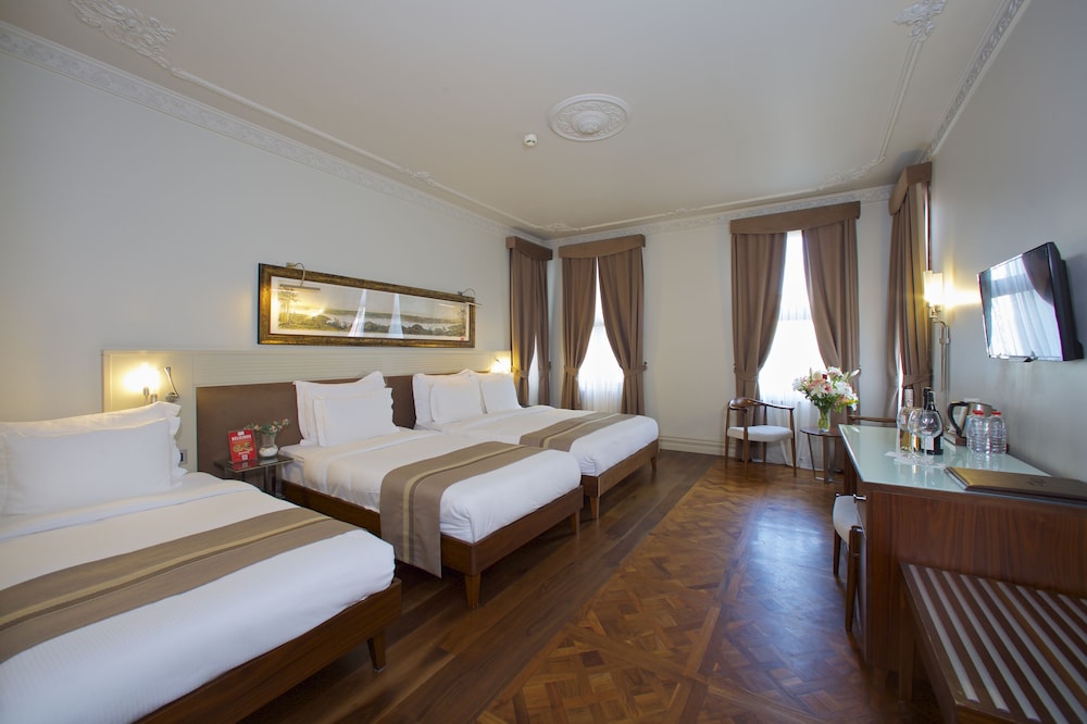 TAXIM LOUNGE HOTEL 22/58
