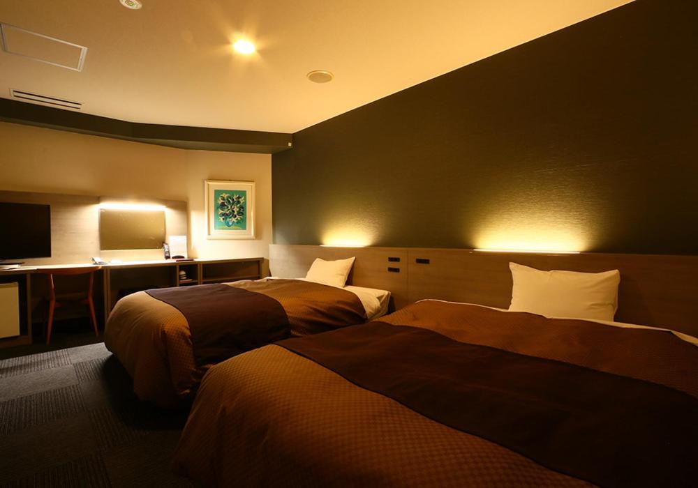 Room, Twin Beds