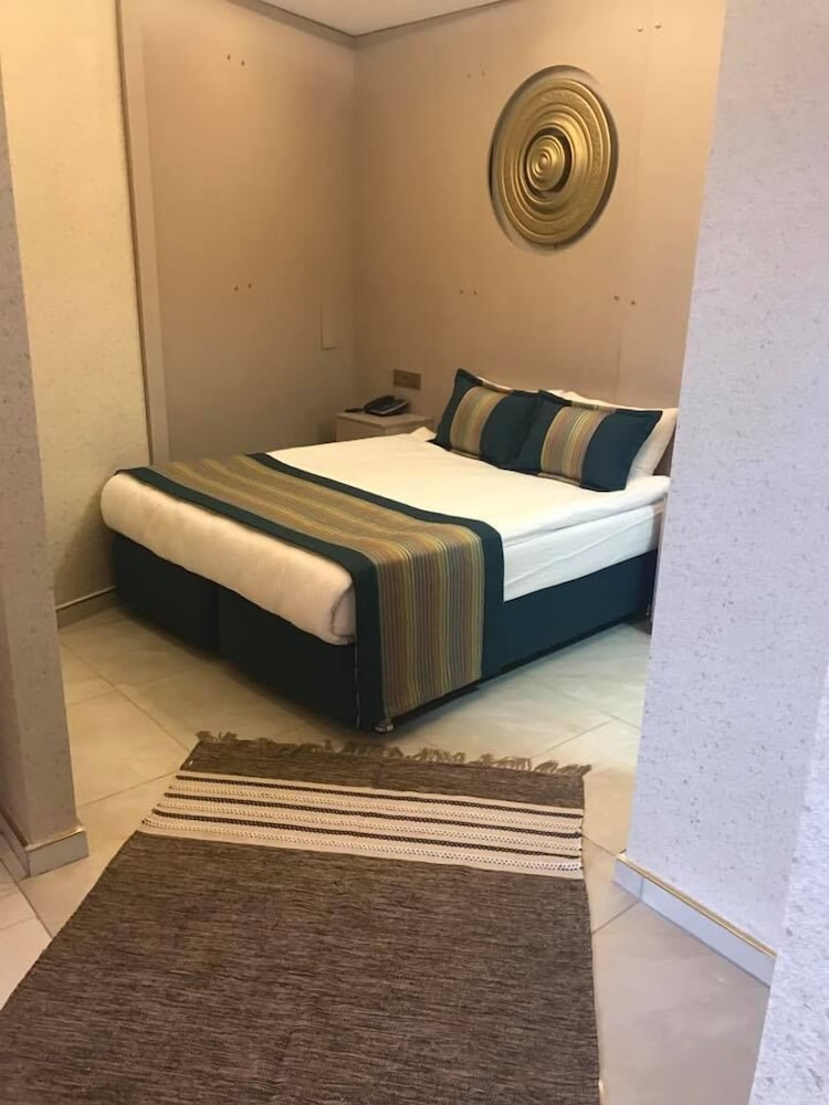 Nun Otel 13/50
