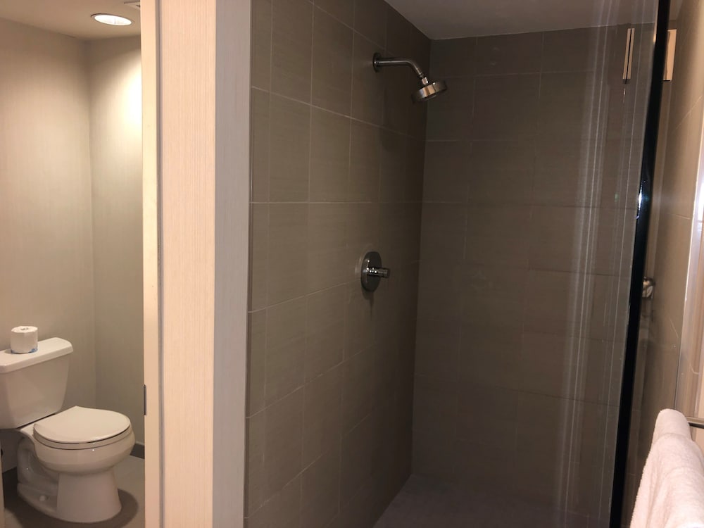 Crowne Plaza Manhattan Times Square by IHG 35/90