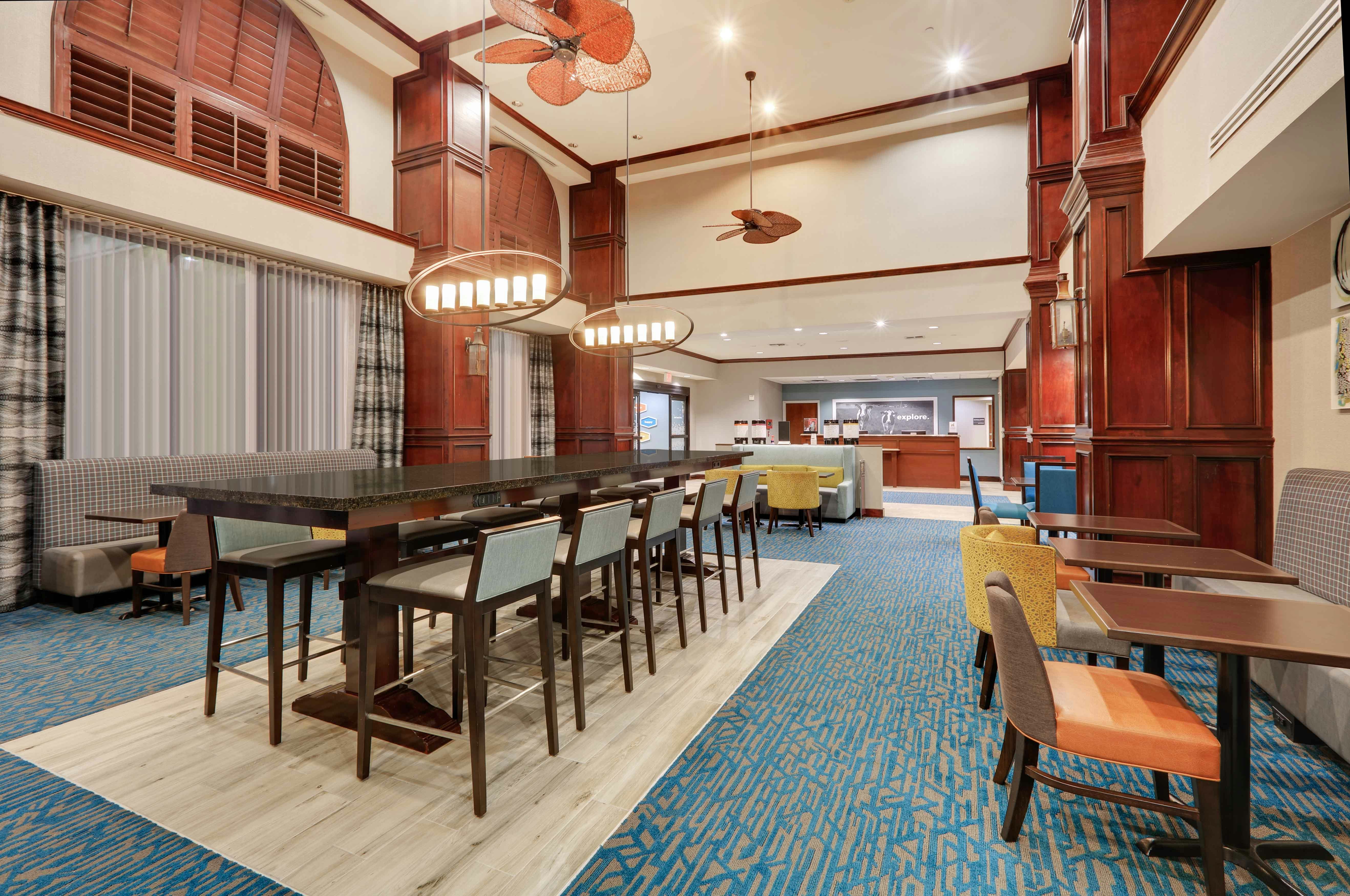 Hampton Inn Suites Dallas Arlington South 35/50