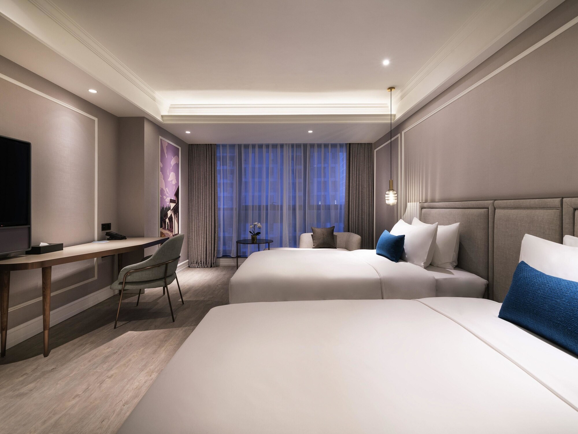DELUXE, TWIN BEDS