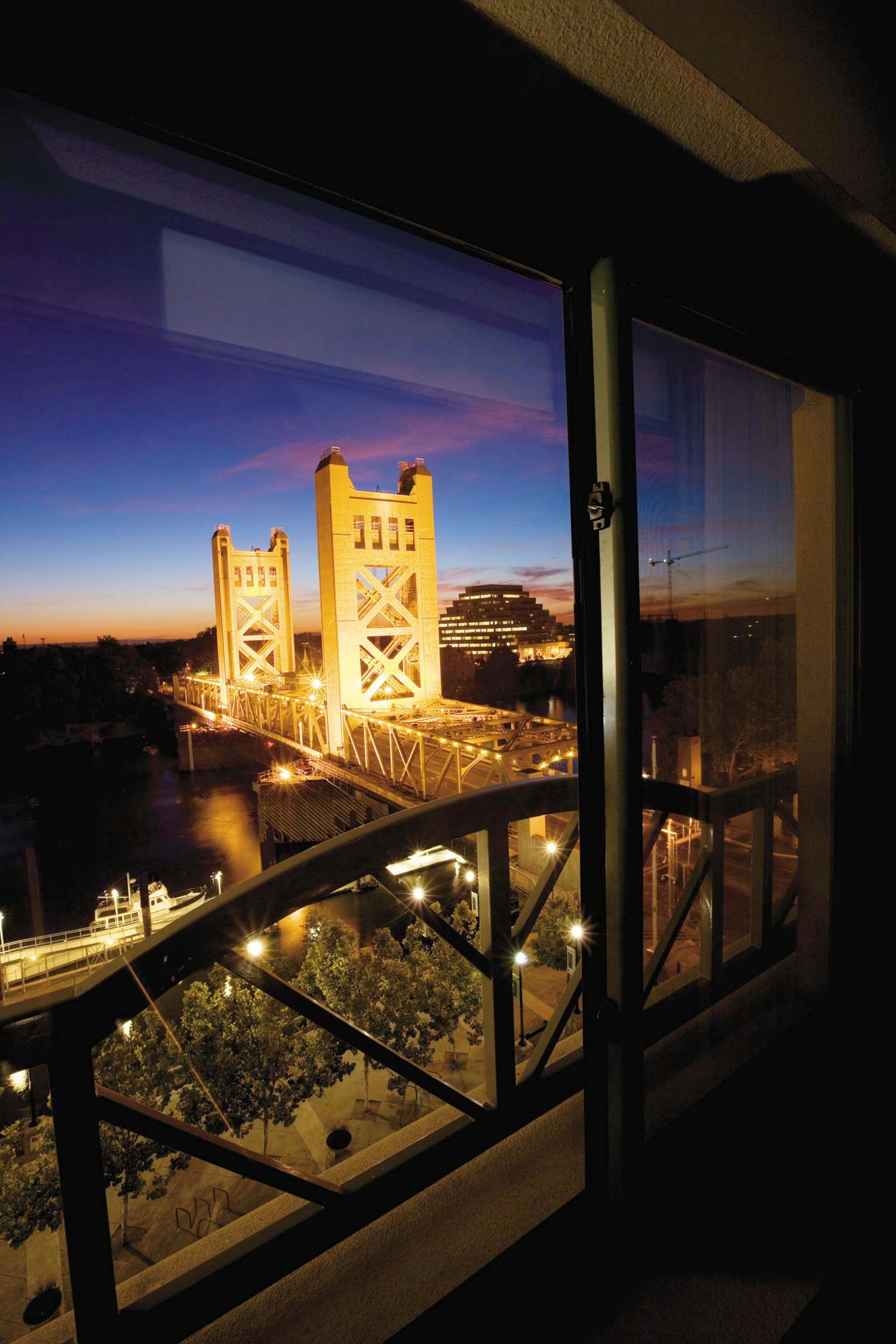 Embassy Suites by Hilton Sacramento Riverfront Promenade 77/80
