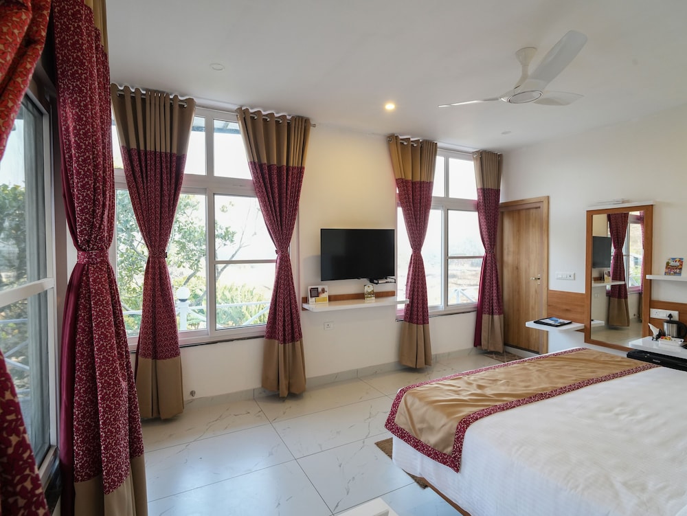 MGM Whispering Winds Yelagiri 27/60