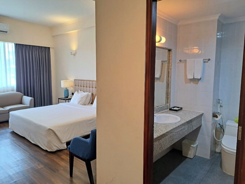 Liberty 2 Hotel 28/62