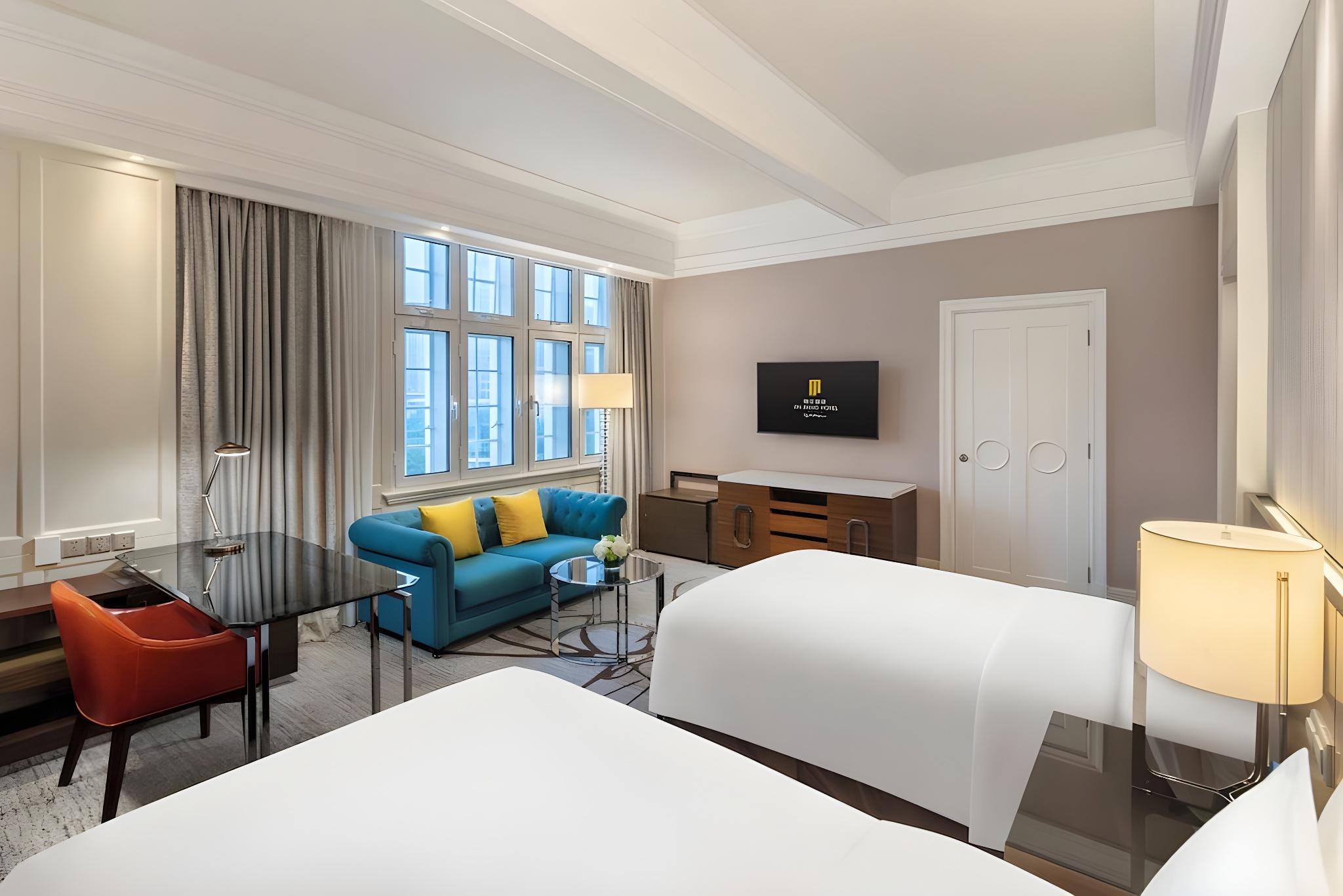 Premier, Deluxe, Casty Building