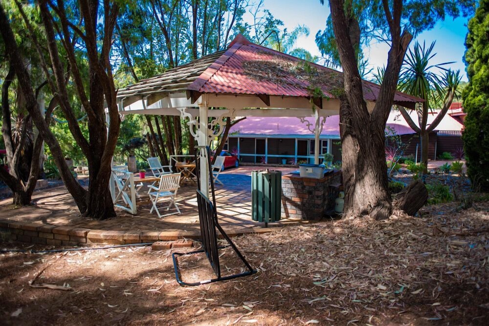 FOREST LODGE RESORT 36/50