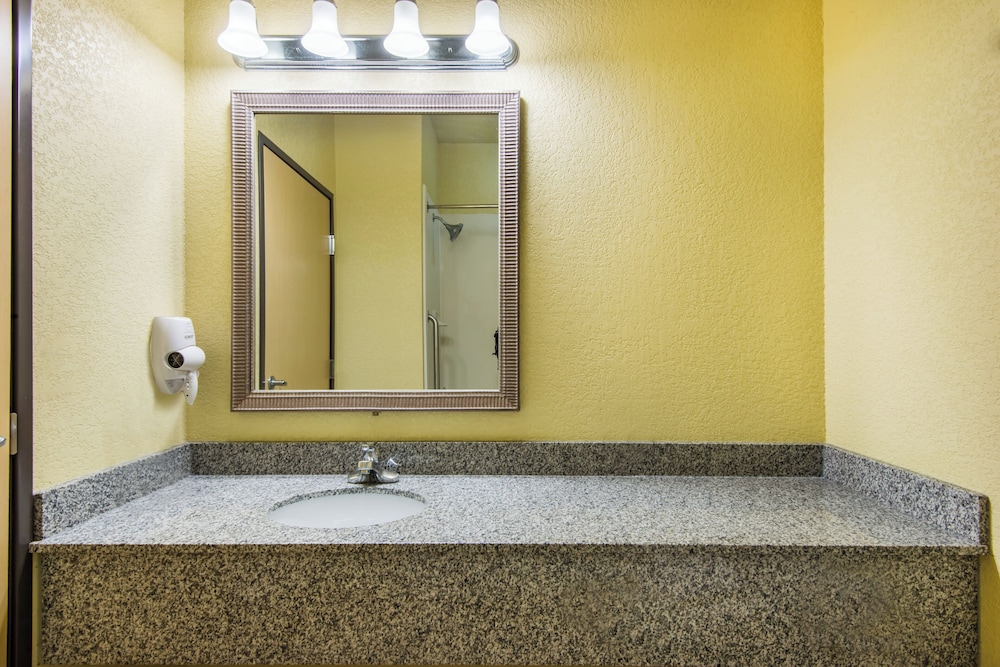 Holiday Inn Express Hotel And Suites el Dorado Ks 50/52
