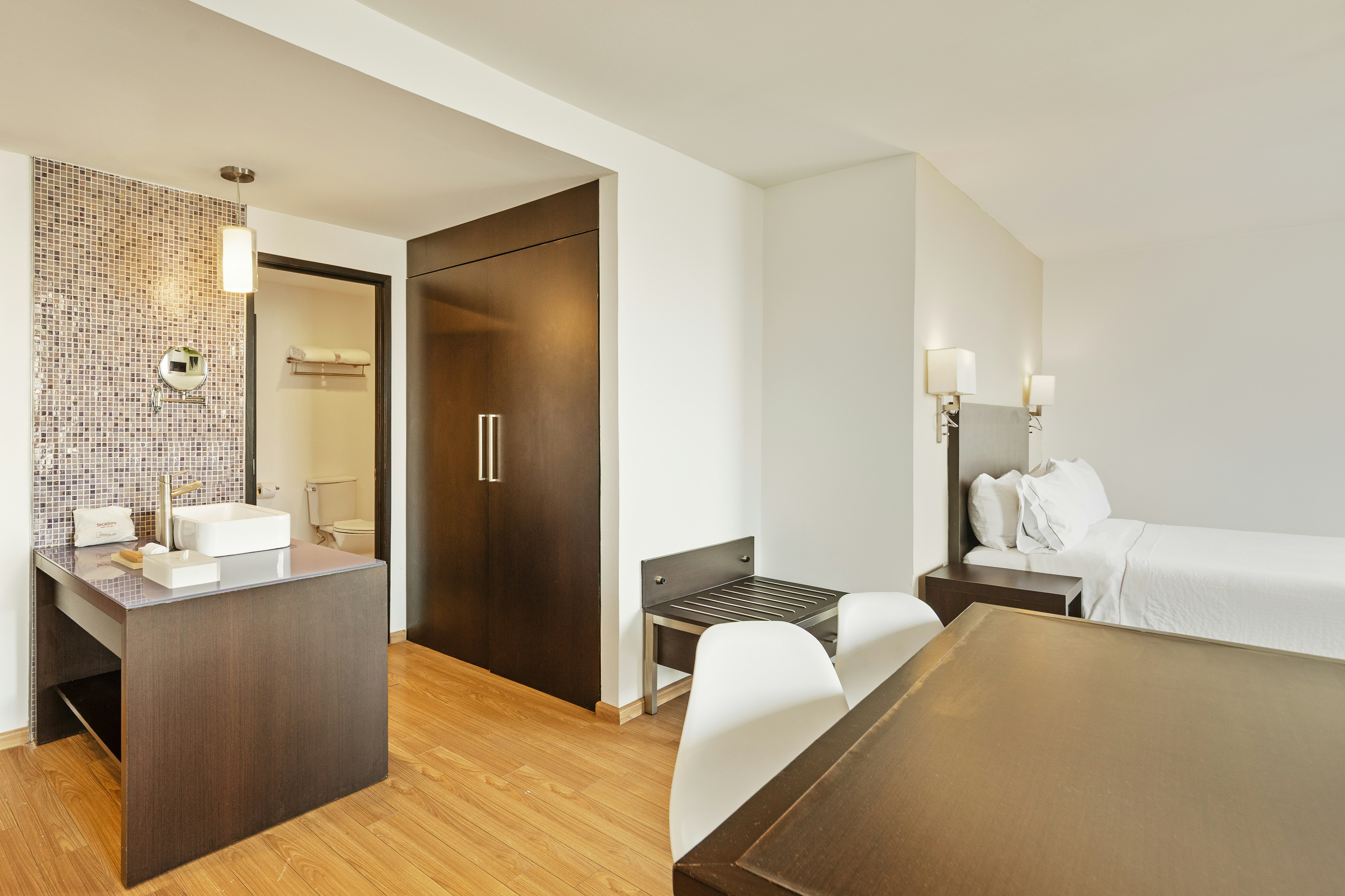Fiesta Inn Express Naucalpan 77/77