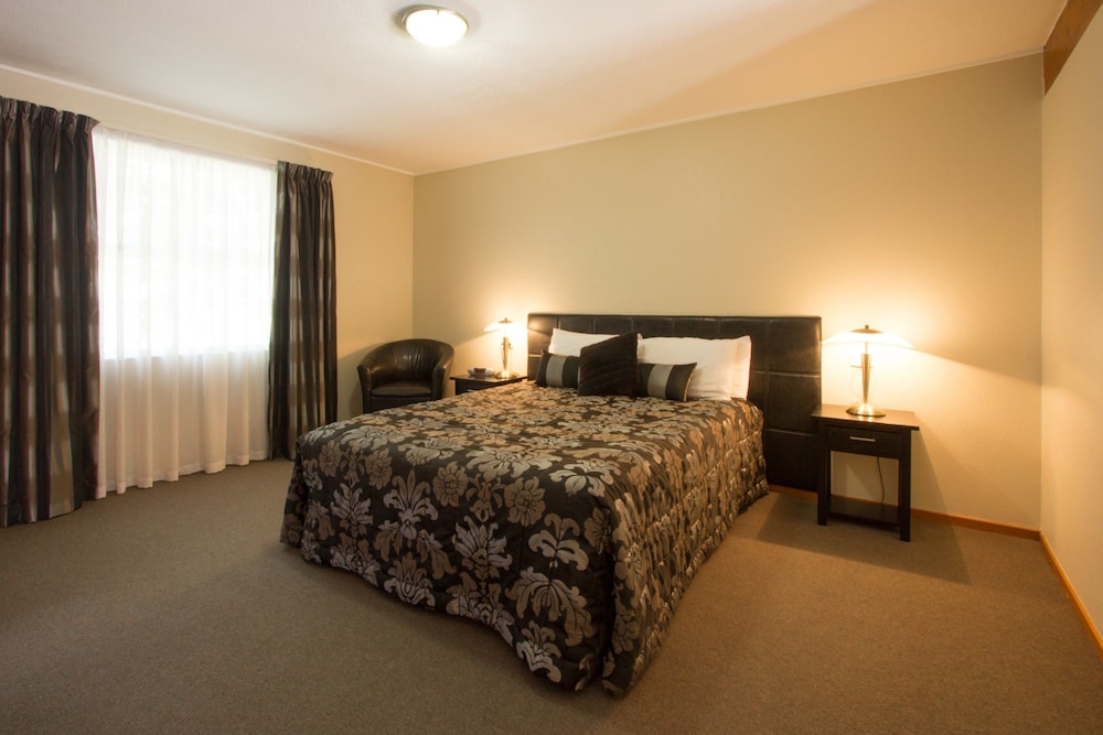 Balmoral Lodge Motel 16/59