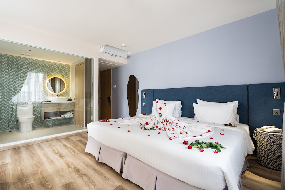 SUITE, DOUBLE BED