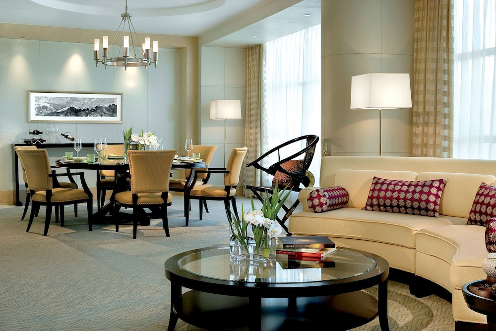 Ritz Carlton Financial Street 38/42