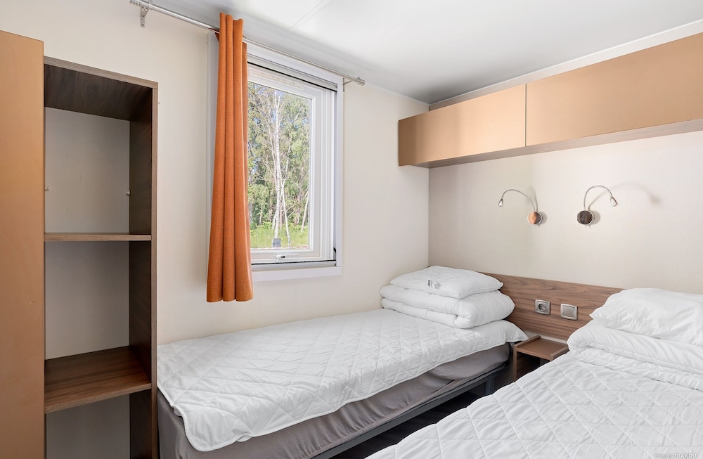 3 Bedrooms, Premium, 1 Double and 4 Single Beds