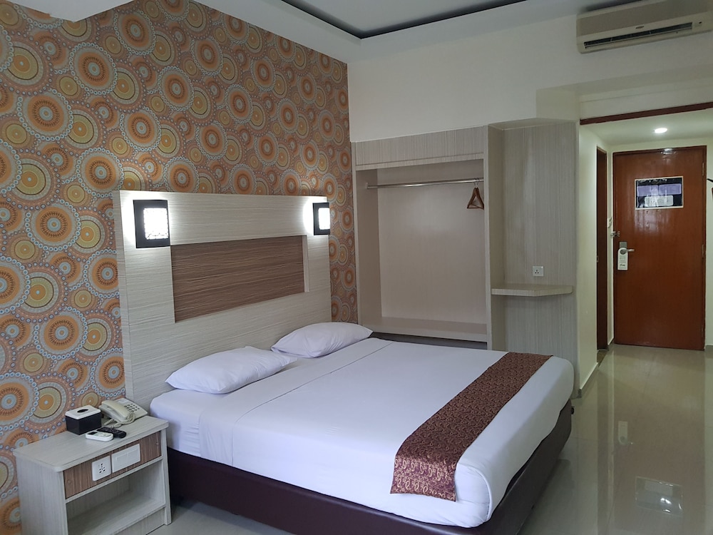 The K Hotel 13/48