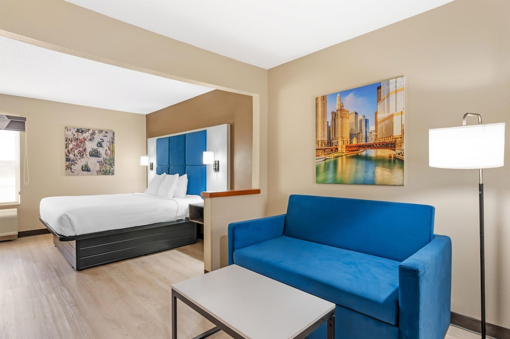 غرفة قياسية بسرير كينج مع أريكة، Best Western Forsyth - Decatur 4/6