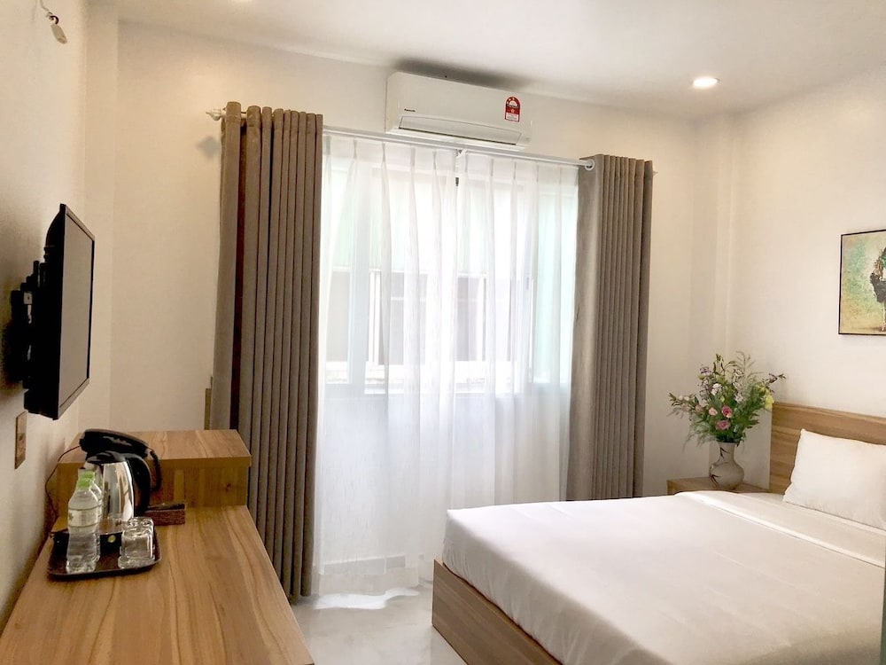 Louis Hostel 20/50