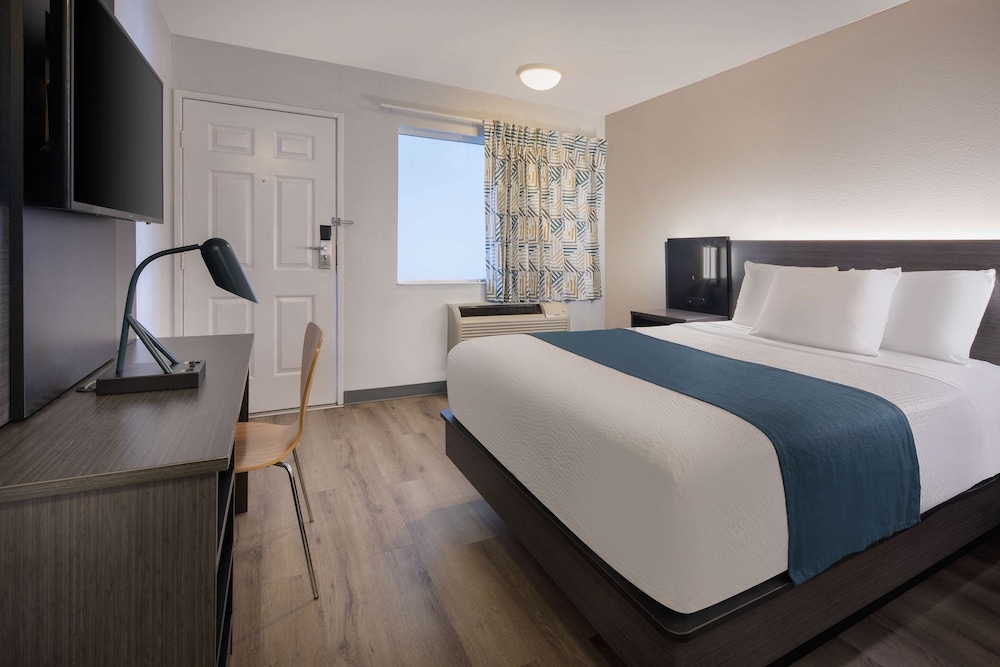 غرفة ديلوكس بسرير كوين، Motel6 Woodland, CA - Sacramento Airport 4/7