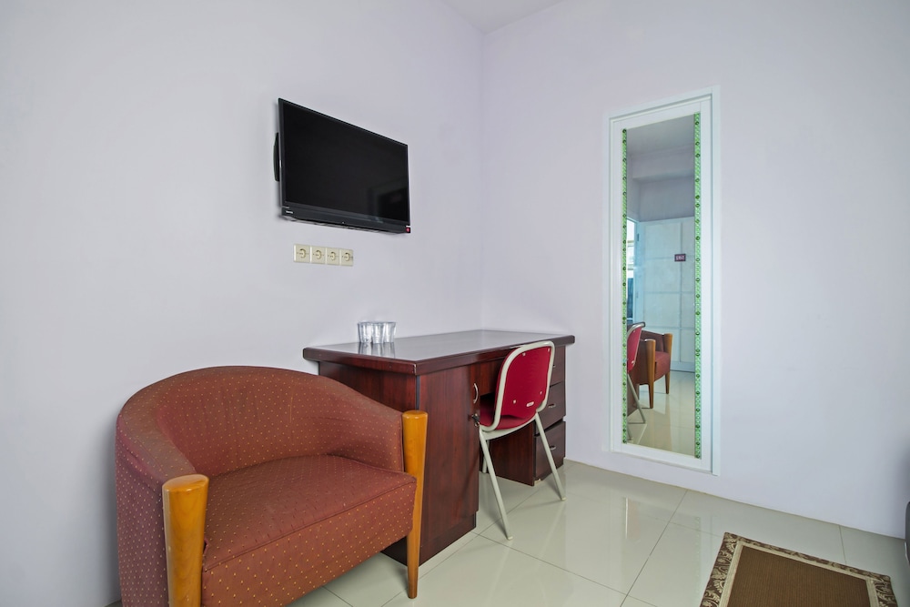 Reddoorz Plus At Guntur Raya Setiabudi 14/22