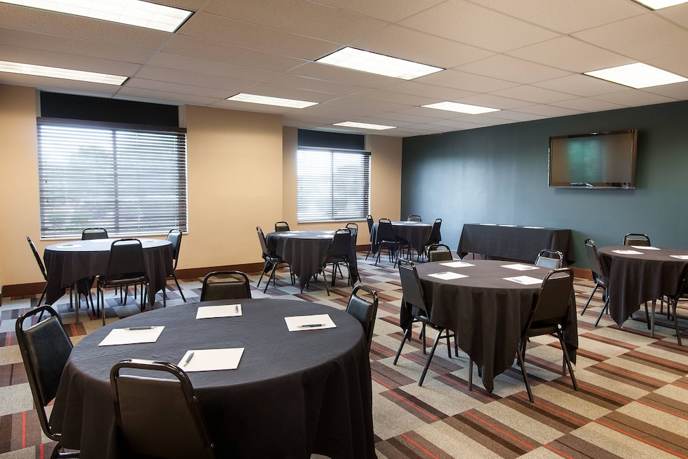 Four Points by Sheraton Columbus - Polaris 35/52