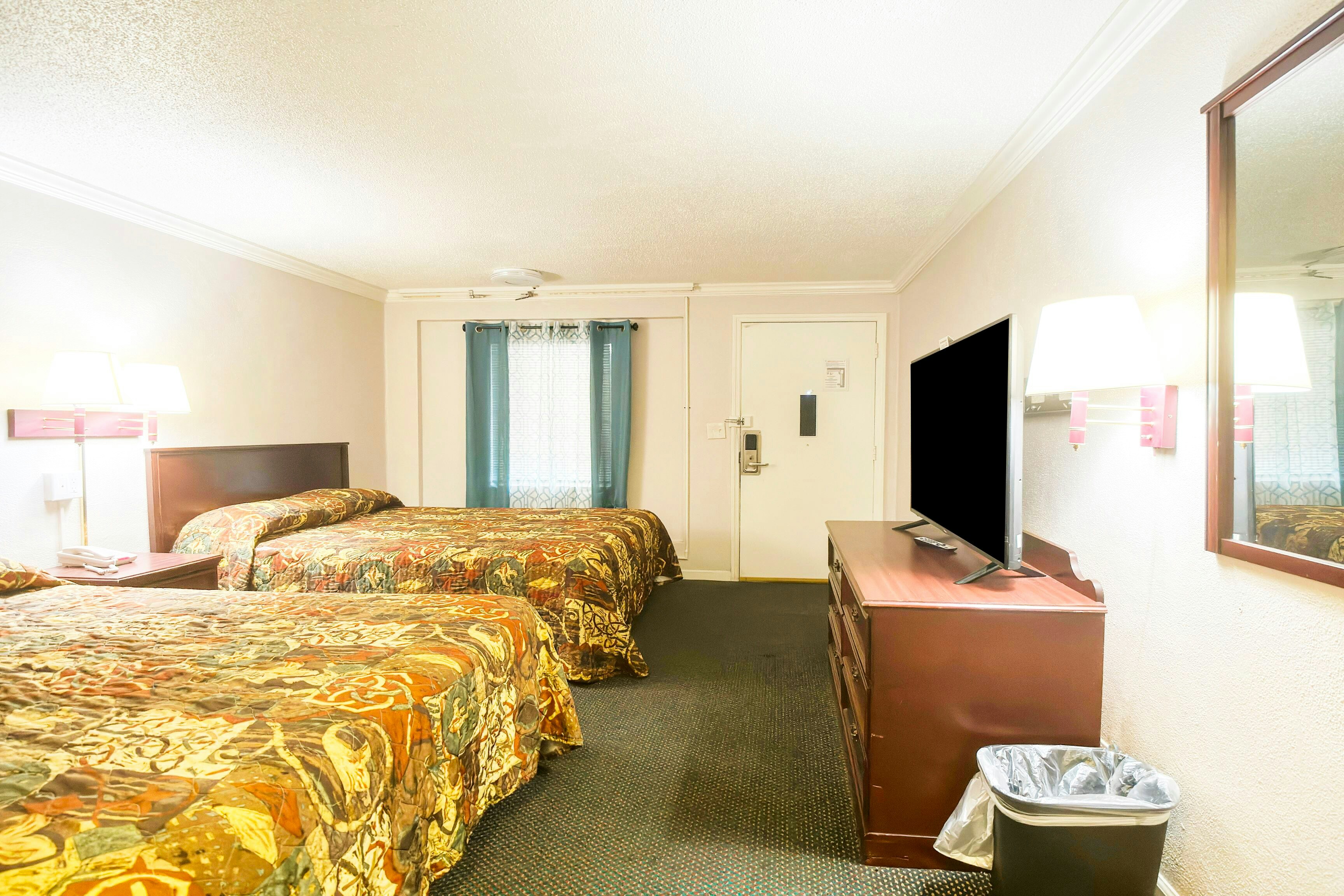 2 Full Beds Accessible Non - Smoking