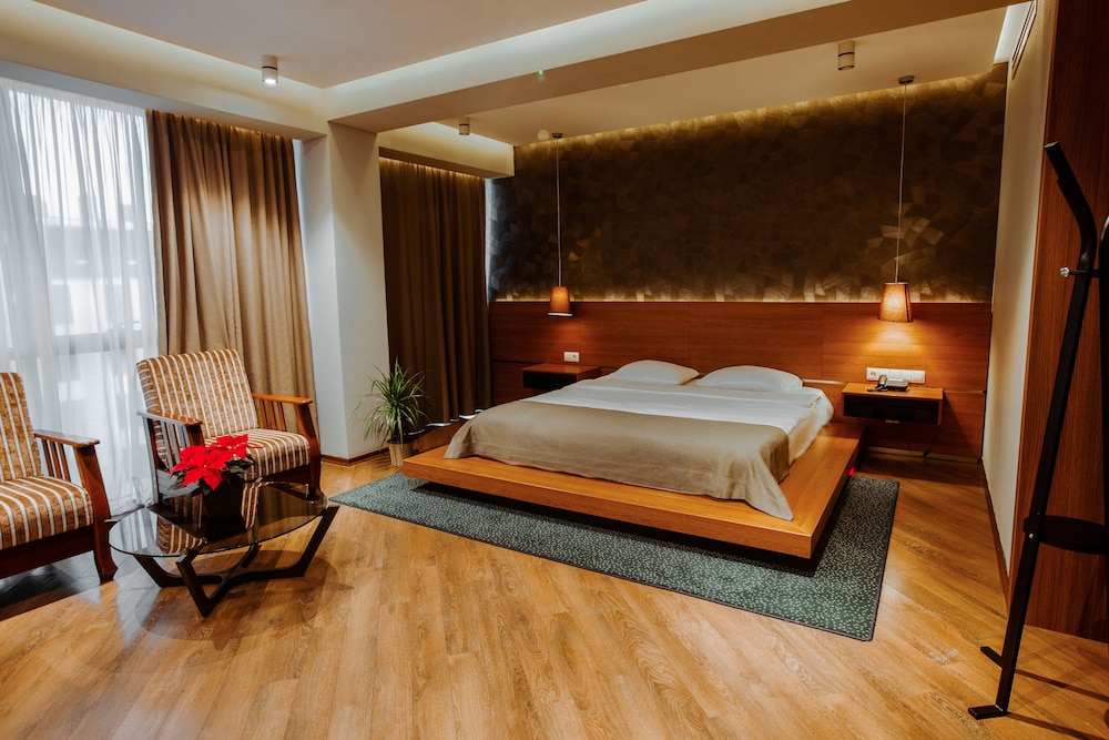 Golden Palace Hotel 11/69