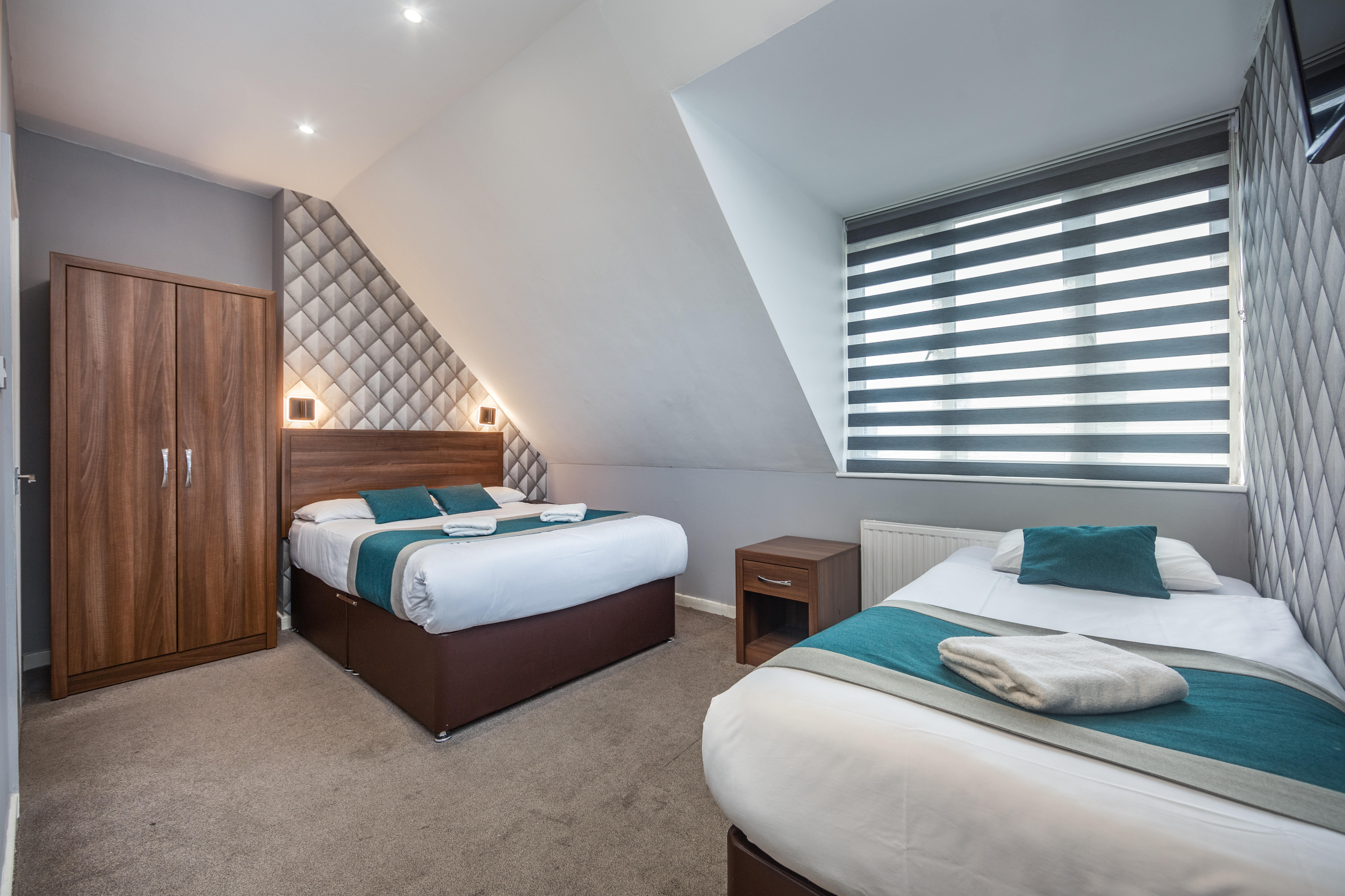 ROOM, TRIPLE
