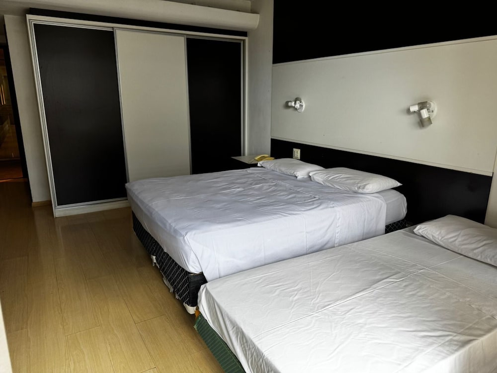 Kubitschek Plaza Hotel 26/50