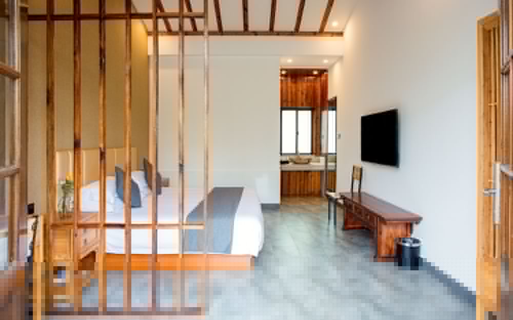 Shanghai Linyin Holiday Hotel 45/71