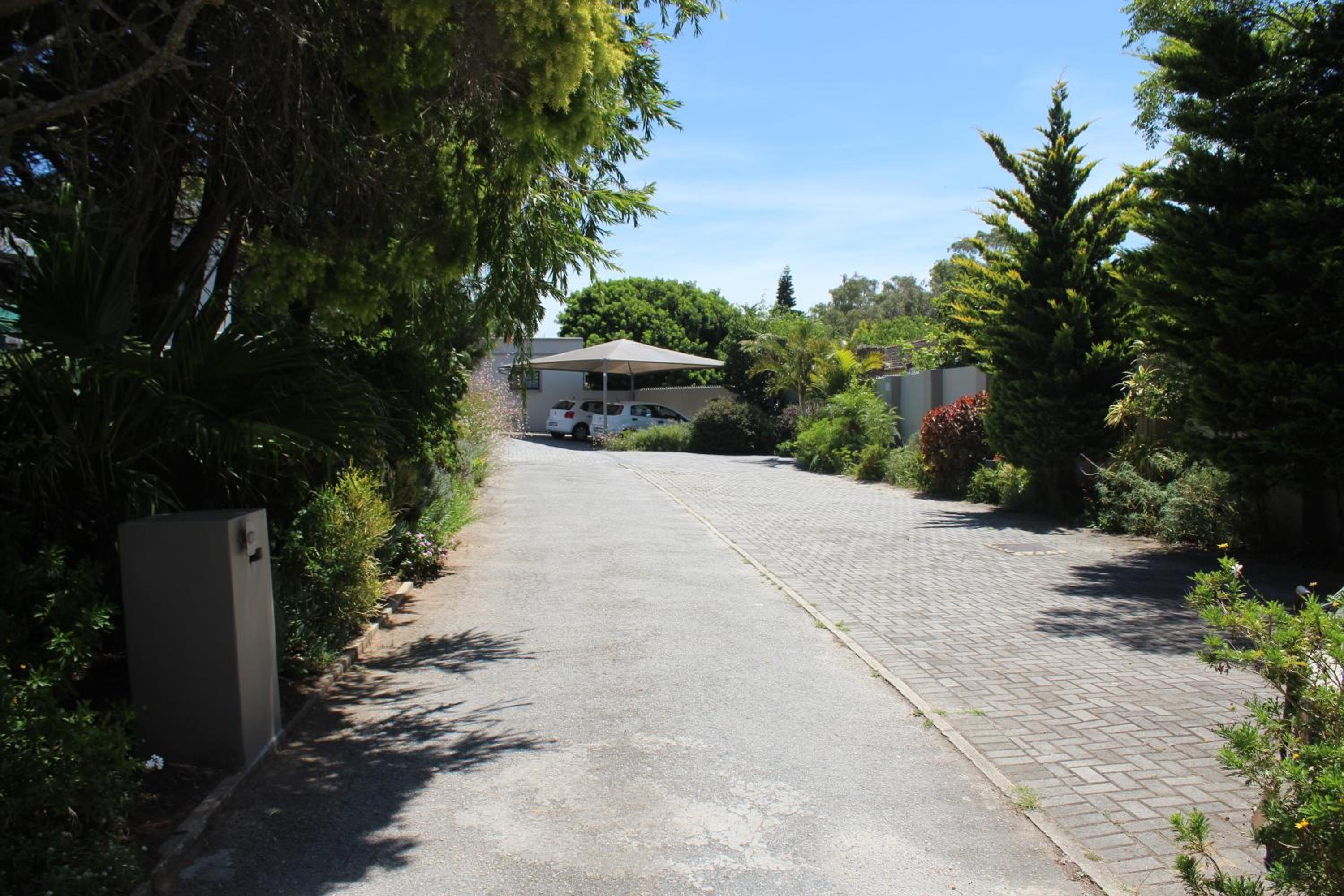 Sir Roys Guest House 42/50