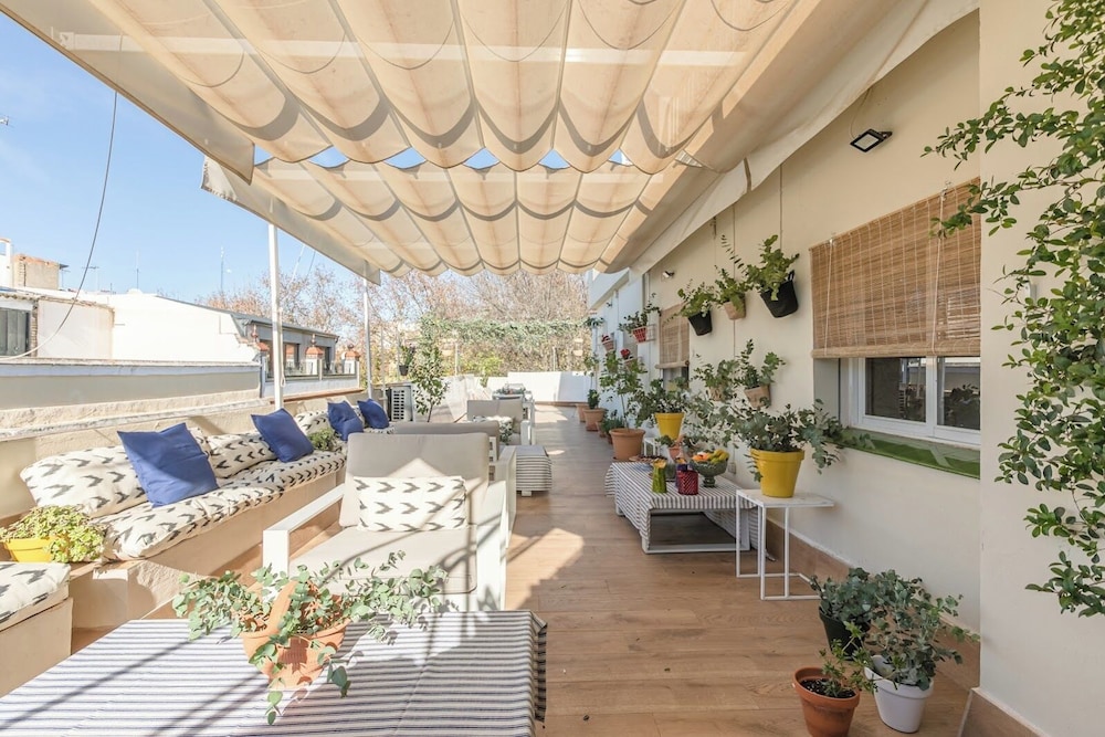 Hostal Jardin De La Alameda 5/50