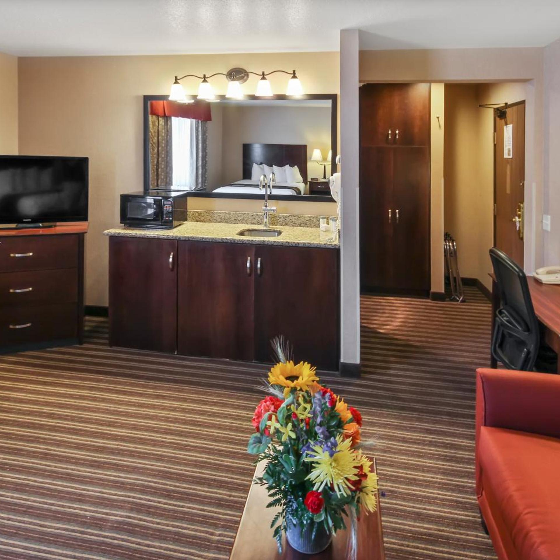 Yellowstone West Gate Hotel 8/51