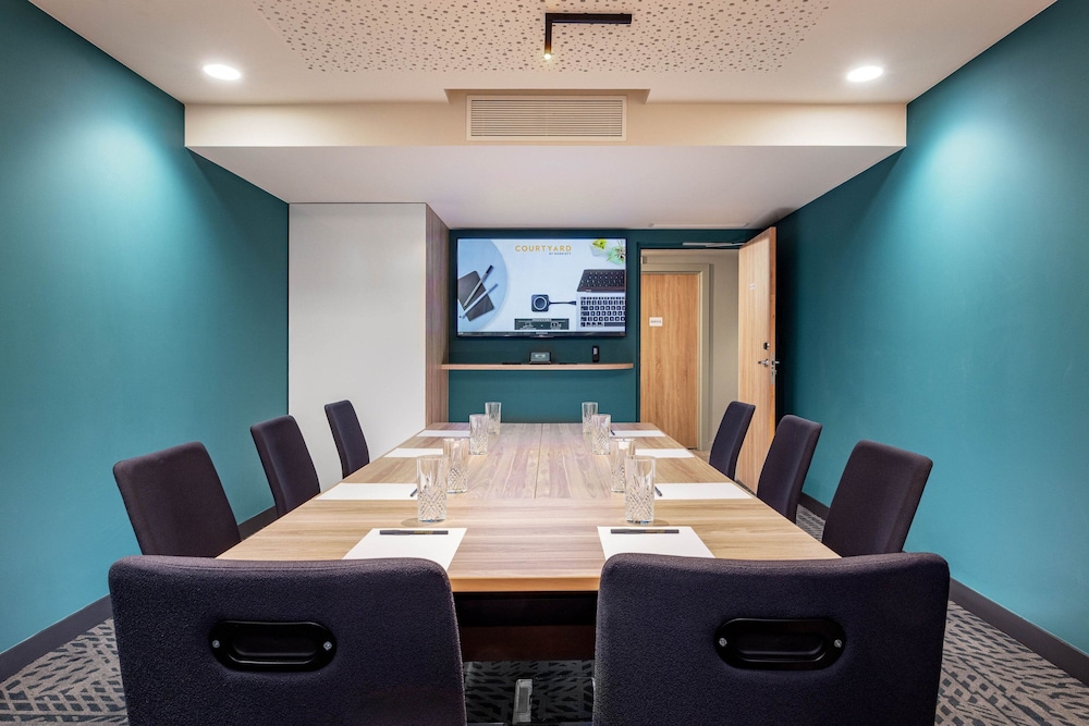 Courtyard by Marriott Paris Charles de Gaulle Central Airport 26/31