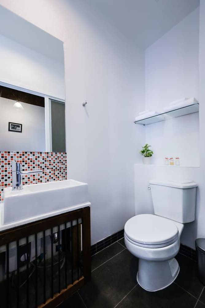 Neighbor Phuthon Boutique Hostel 20/36