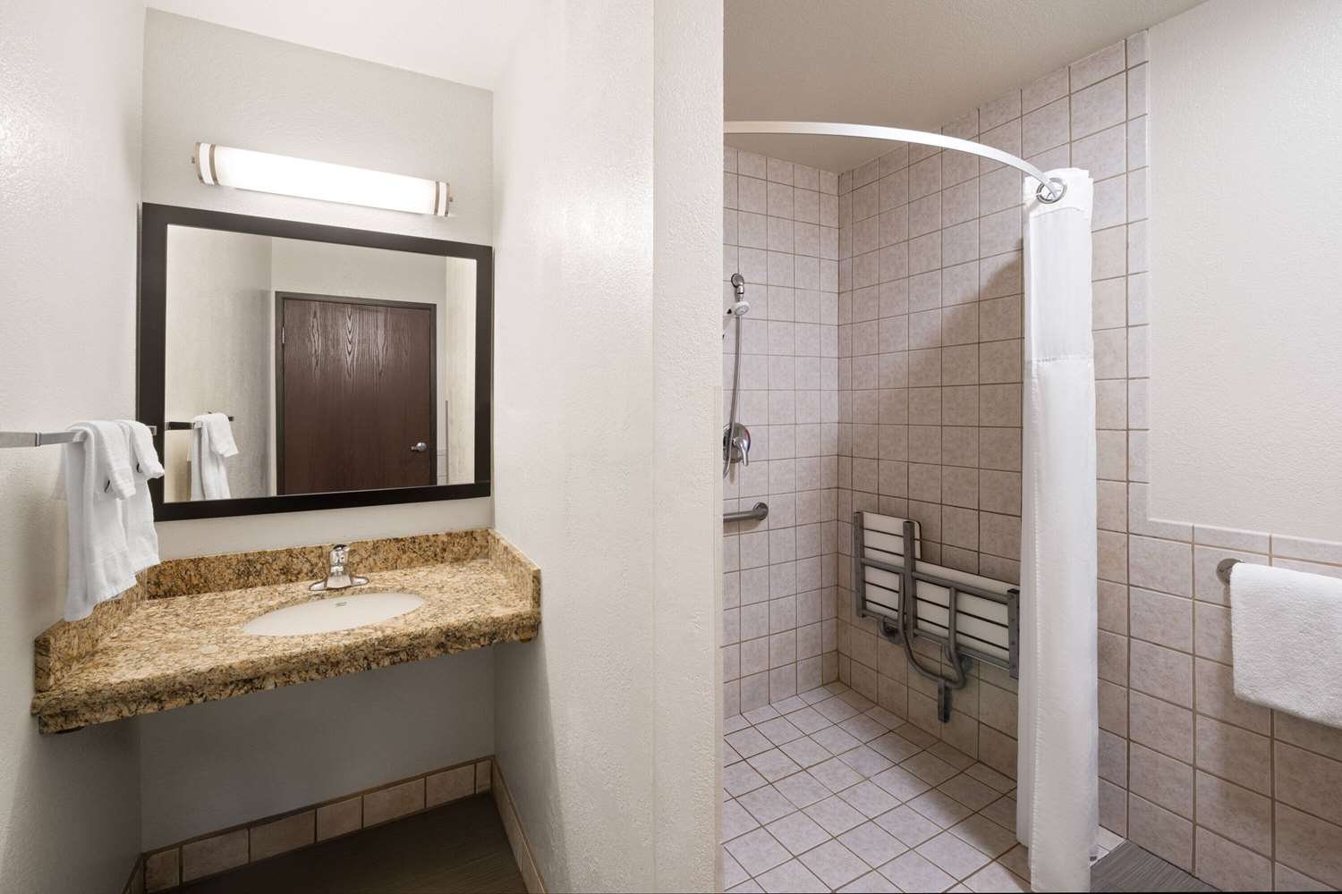 Super 8 by Wyndham Susanville 40/43